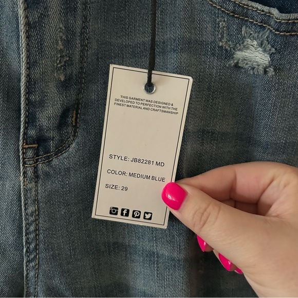 NWT Judy Blue High Rise Destroyed Boyfriend Jeans - Picture 4 of 5